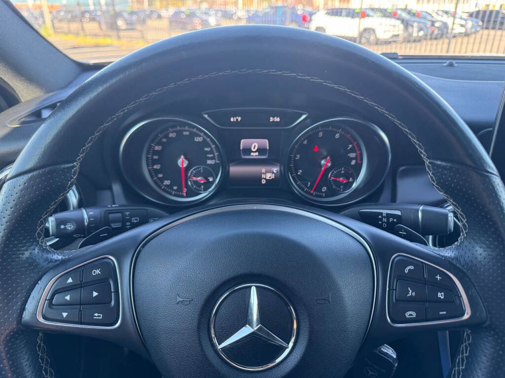 Used 2018 Mercedes-Benz GLA 250 4MATIC image 15