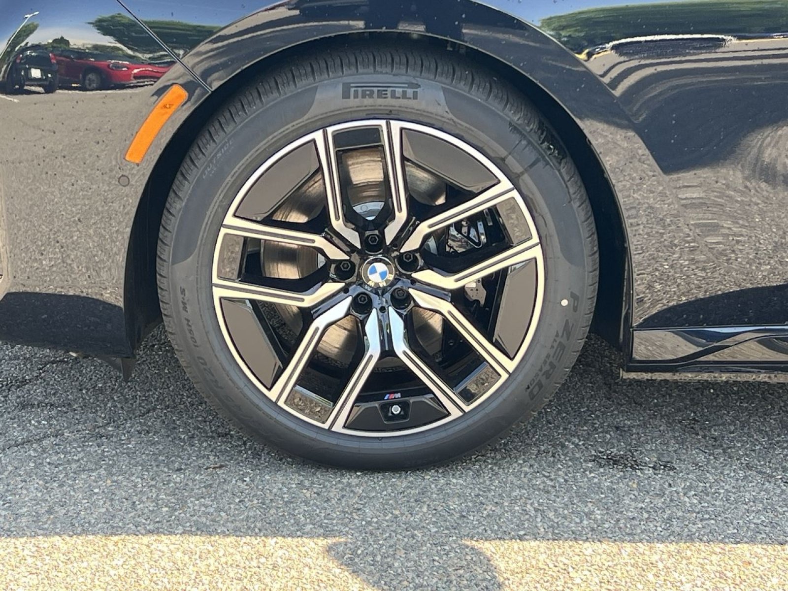 New 2025 BMW i7 eDrive50 w/ Executive Package RWD image 17