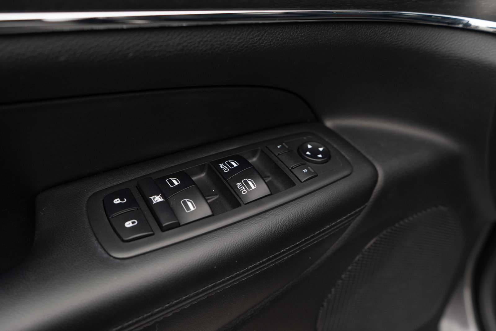 Used 2018 Jeep Grand Cherokee Limited w/ Trailer Tow Group IV image 14