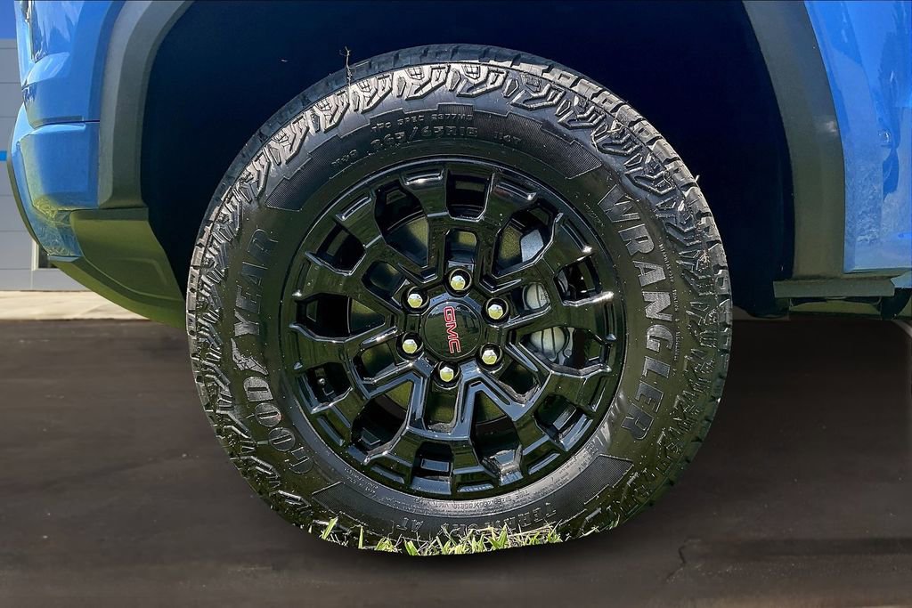 New 2026 GMC Canyon Elevation w/ Technology Package RWD image 13
