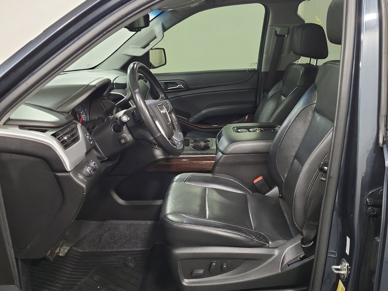 Used 2019 GMC Yukon SLT AWD/4WD image 9