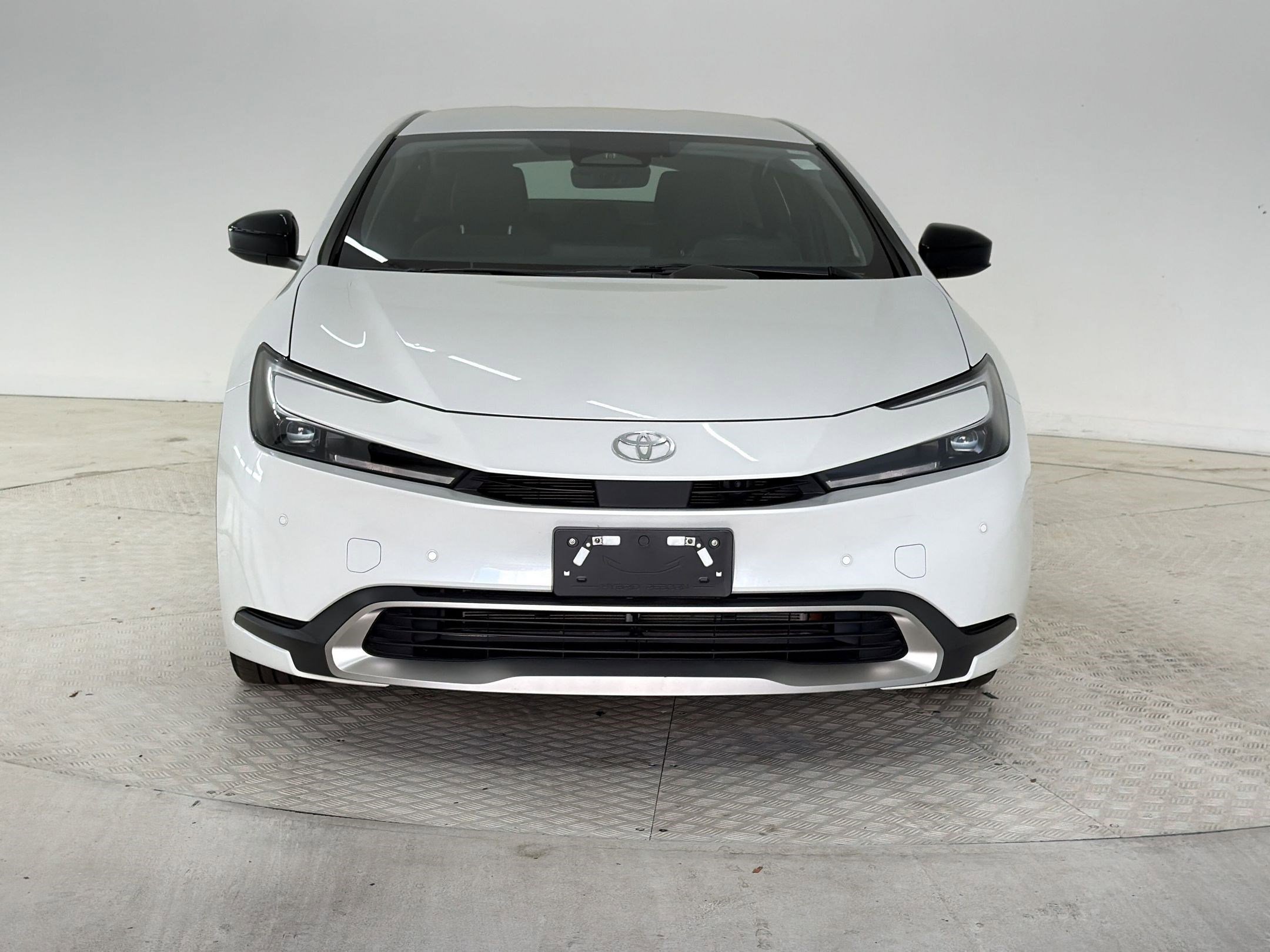 Used 2024 Toyota Prius Prime SE FWD image 6