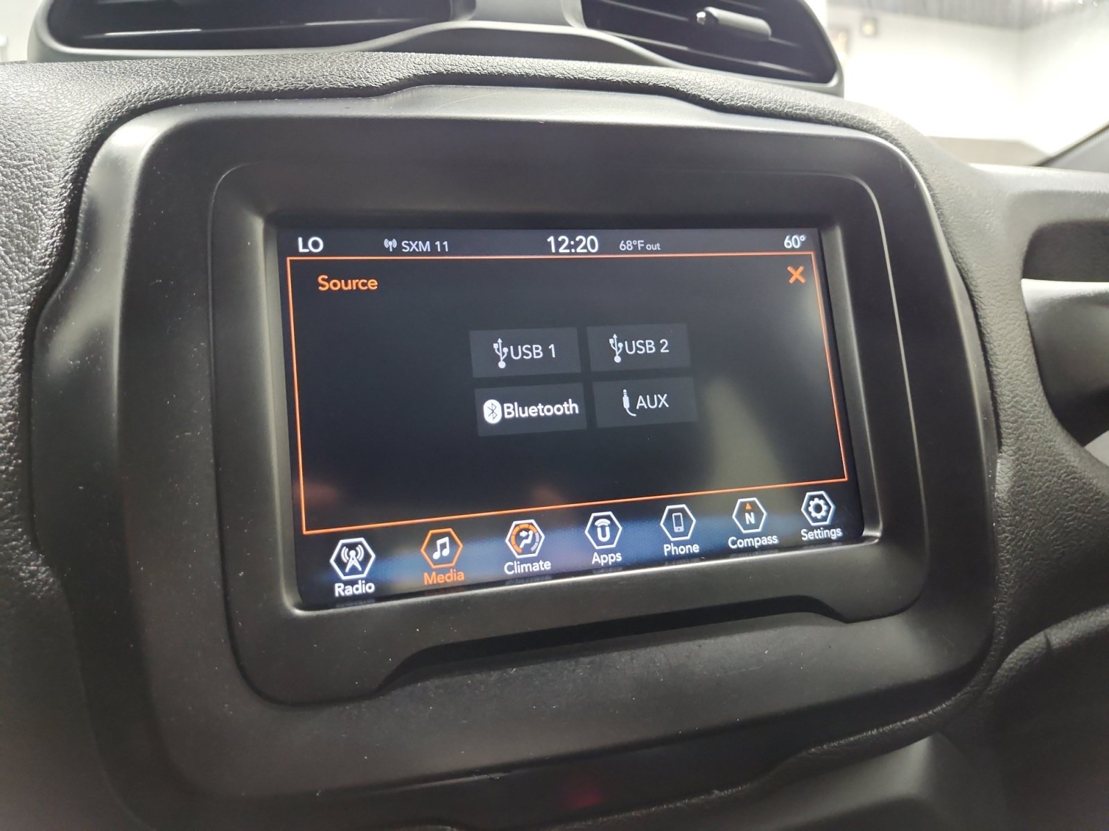 Used 2018 Jeep Renegade Latitude w/ Trailer Tow Group AWD/4WD image 17