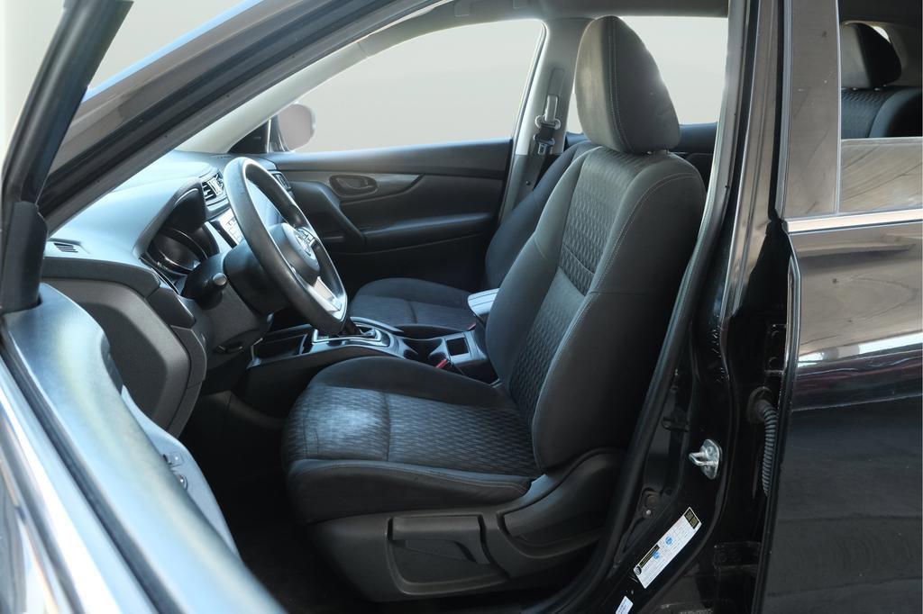 Used 2020 Nissan Rogue S FWD image 18