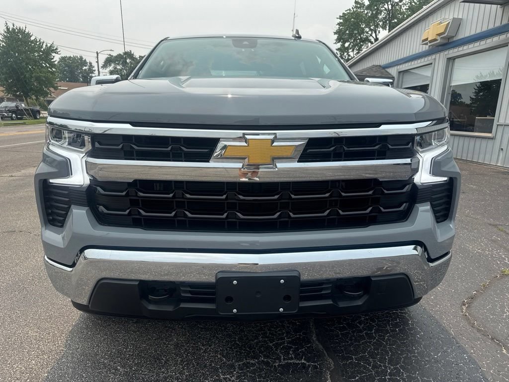 Used 2024 Chevrolet Silverado 1500 LT AWD/4WD image 2