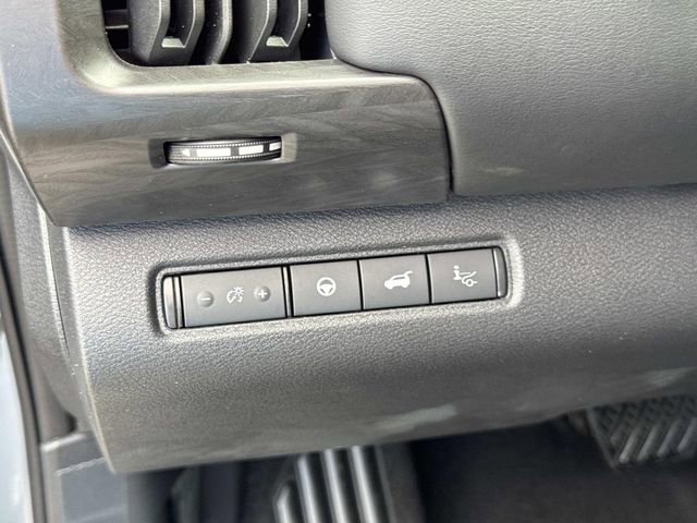 New 2026 Nissan Pathfinder Platinum image 28