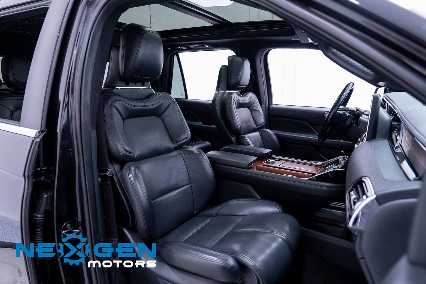 Used 2022 Lincoln Navigator Reserve image 55