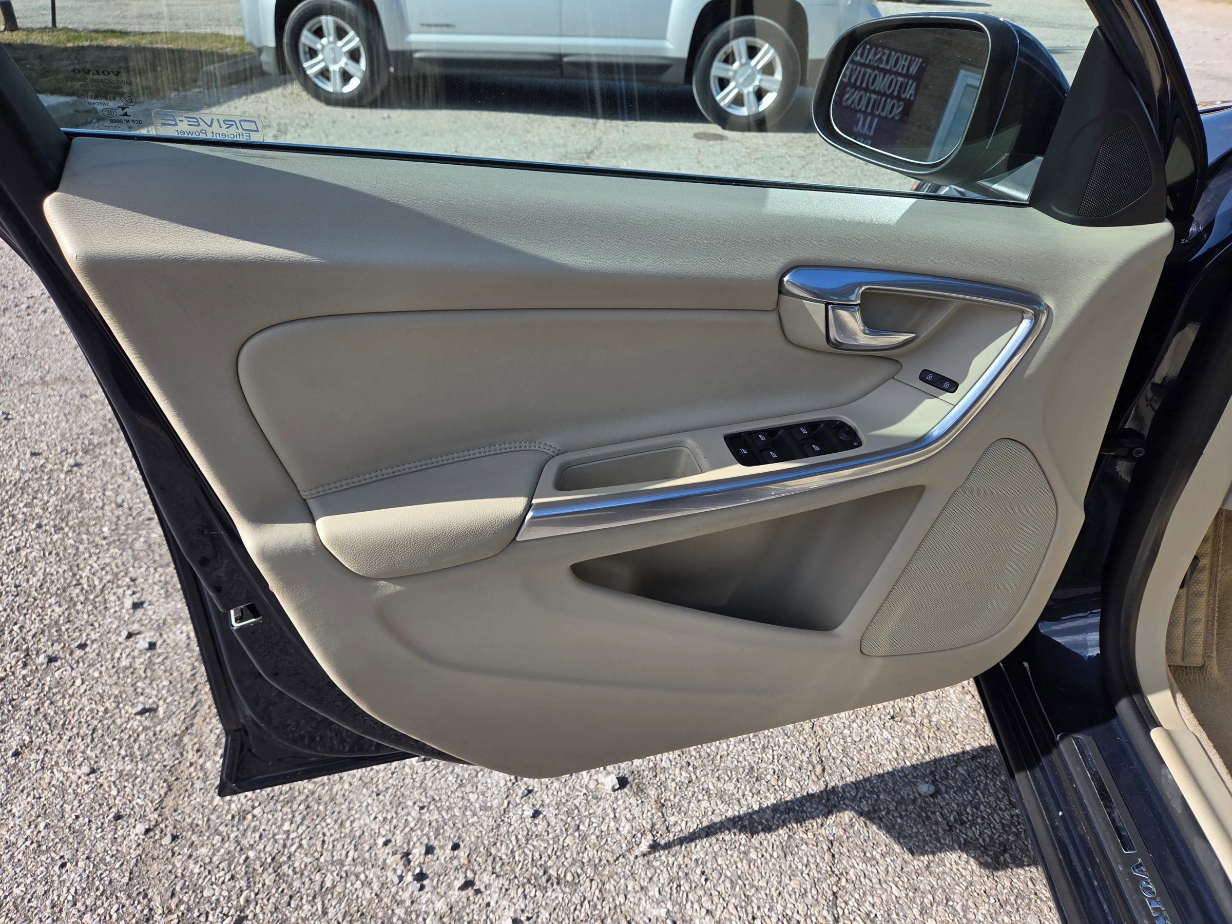 Used 2015 Volvo S60 T5 Premier image 12