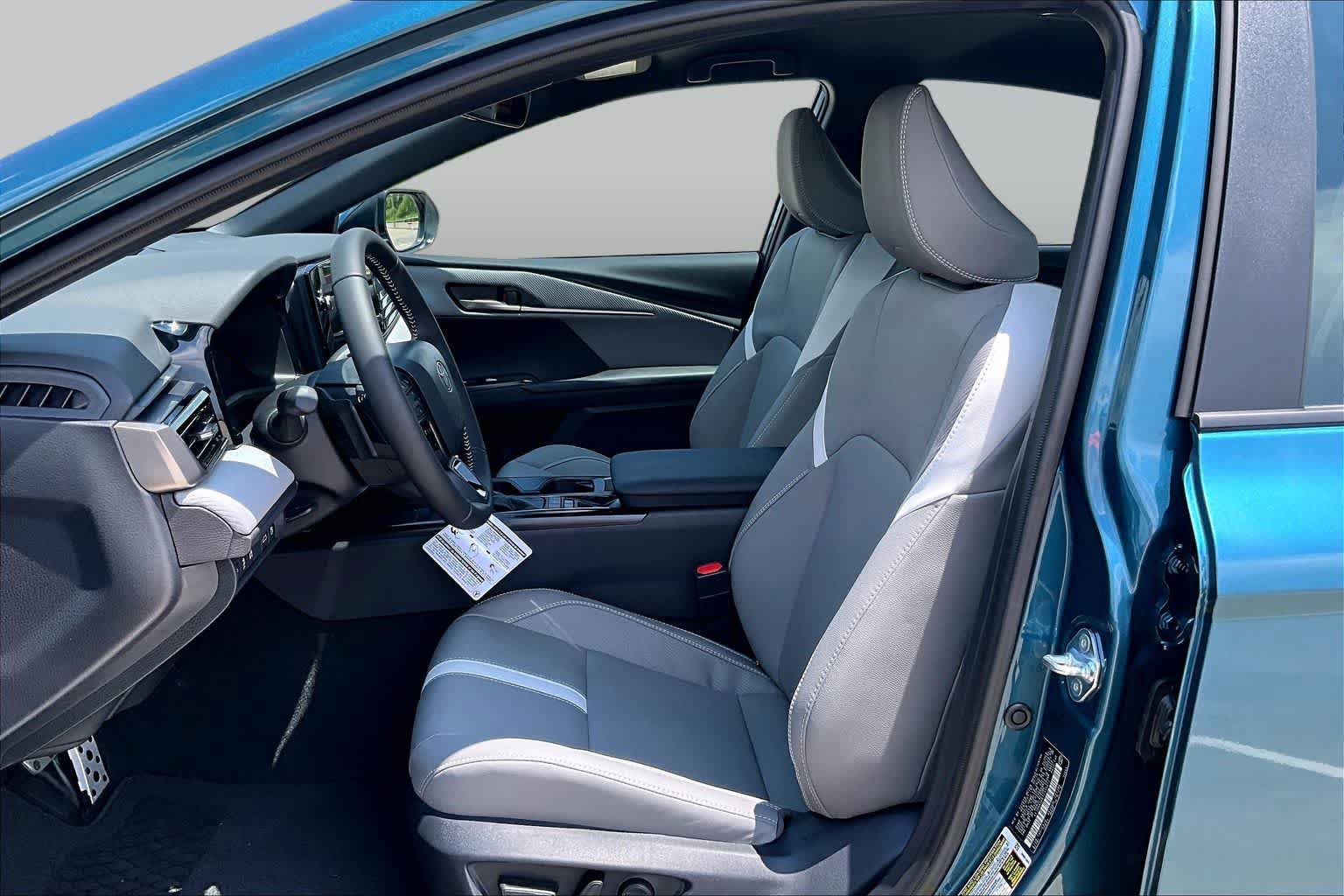 New 2026 Toyota Camry SE FWD image 9