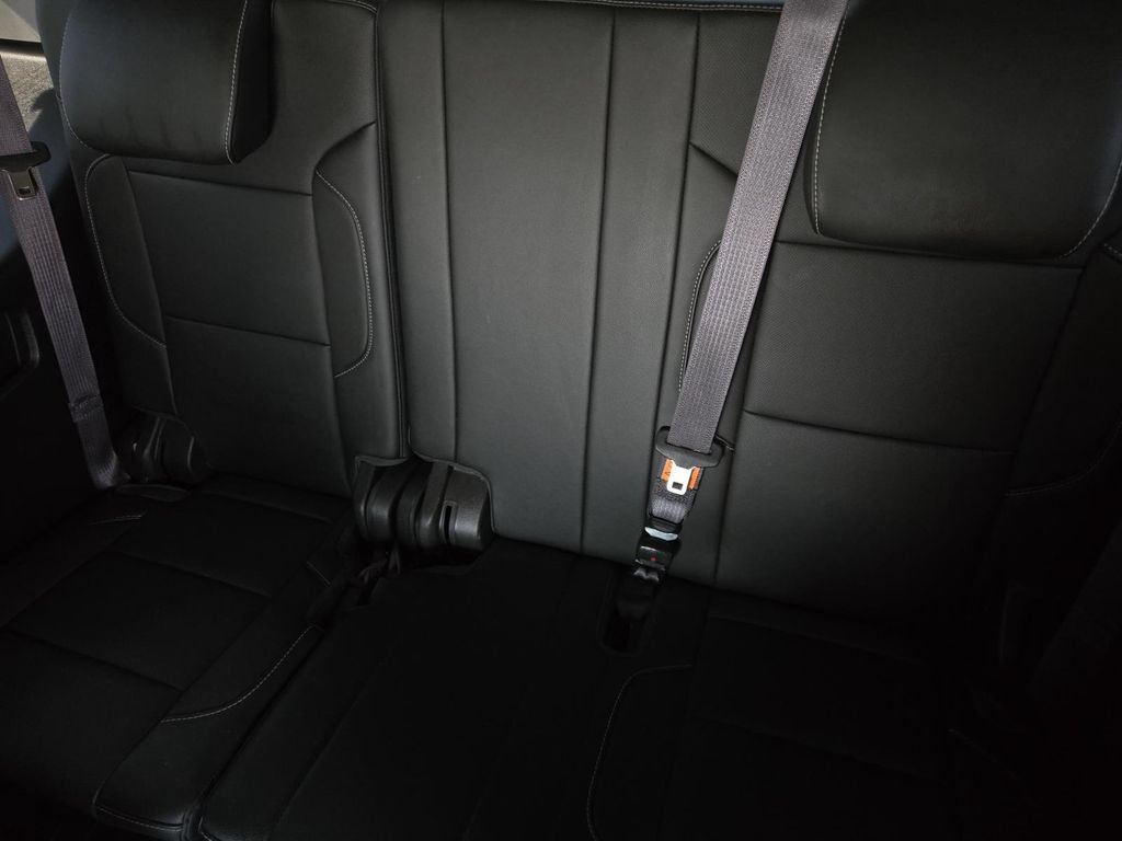 Used 2017 GMC Yukon SLT w/ Premium Edition RWD image 15