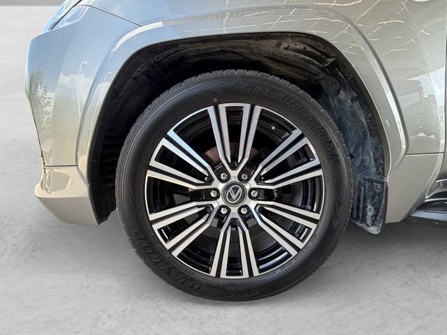 Used 2024 Lexus LX 600 4WD w/ Appearance Package image 29