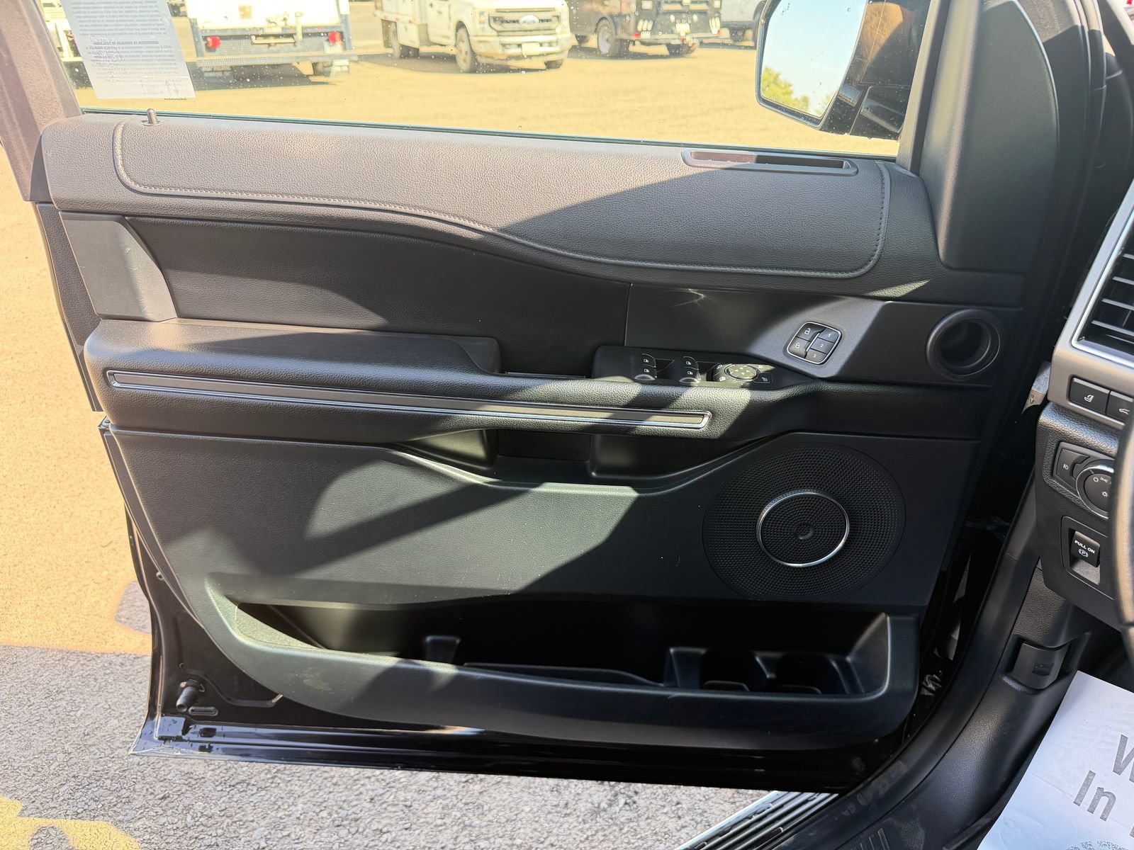Used 2021 Ford Expedition XLT AWD/4WD image 13