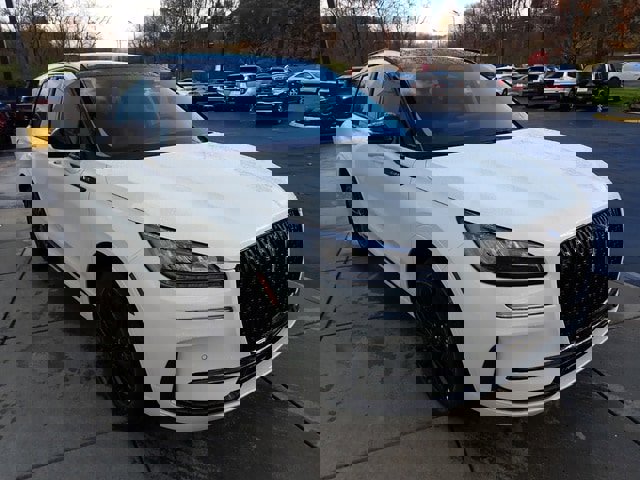 New 2026 Lincoln Corsair Premiere image 8