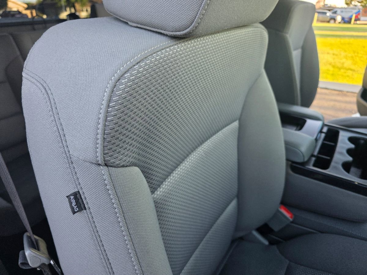 Used 2018 Chevrolet Silverado 1500 LT w/ LT Eassist Package image 36