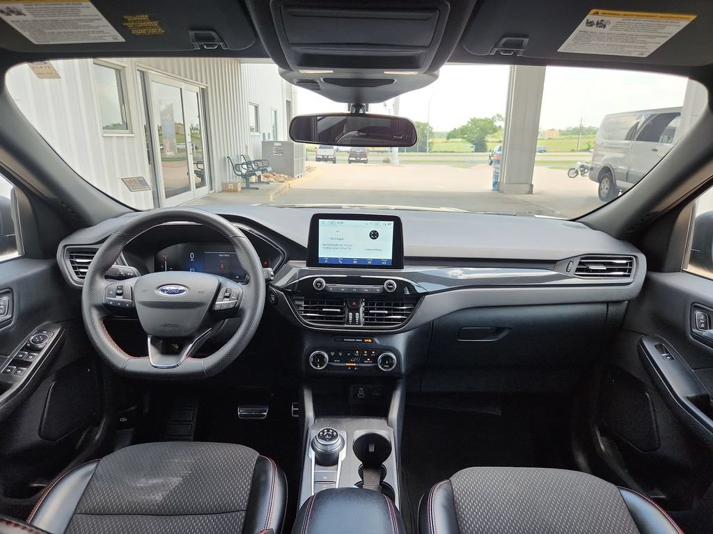 Used 2024 Ford Escape ST-Line FWD image 12