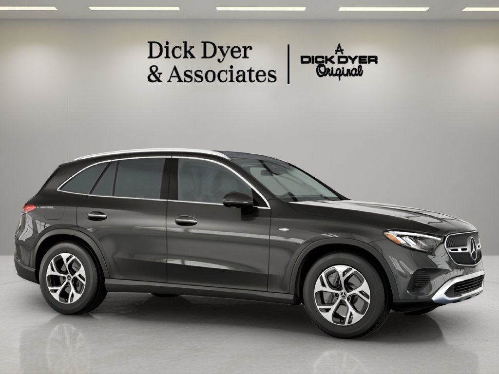 Used 2025 Mercedes-Benz GLC 350e 4MATIC image 6