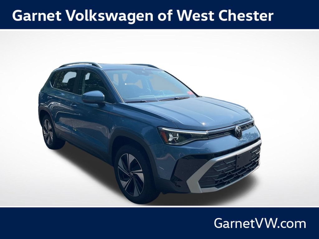 Certified 2025 Volkswagen Taos SE w/ Panoramic Sunroof Package AWD/4WD image 7