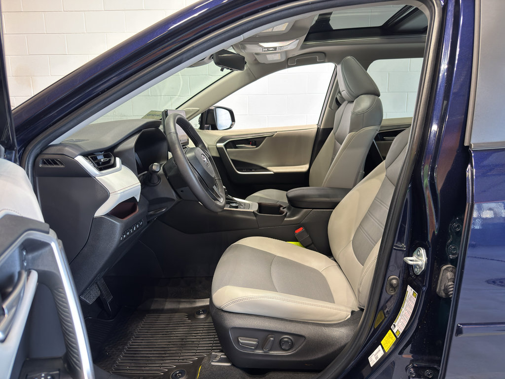 Used 2024 Toyota RAV4 Limited w/ Advanced Technology Package image 15