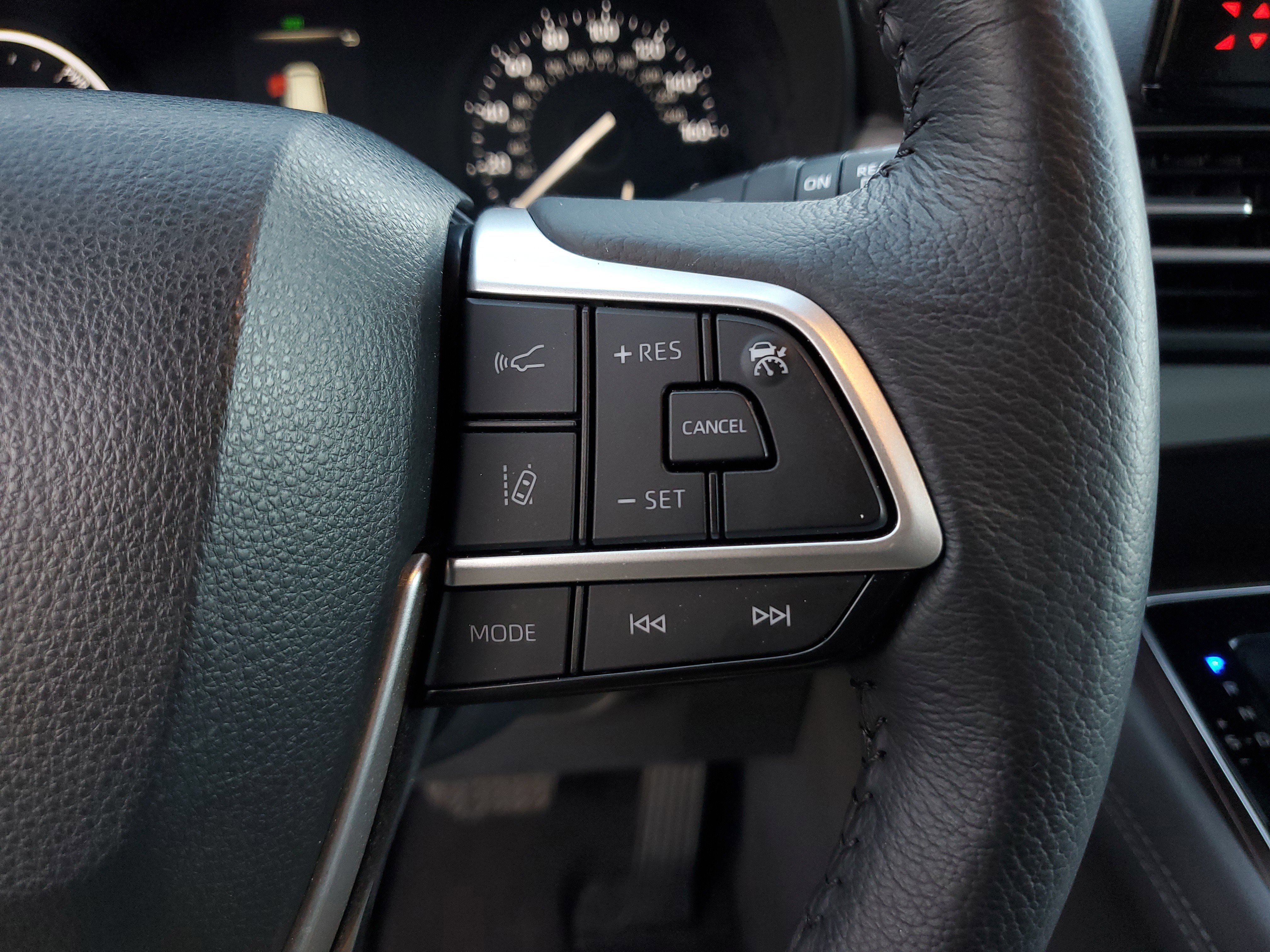 Used 2024 Toyota Sienna XLE image 23