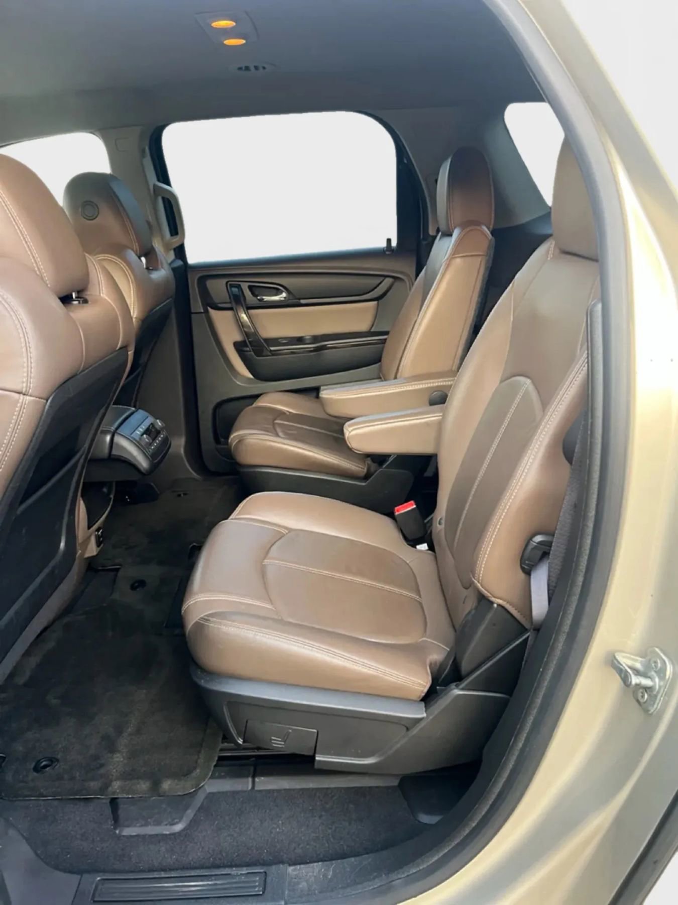 Used 2015 GMC Acadia SLT image 11