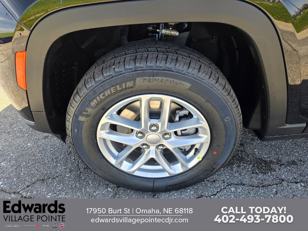 New 2026 Jeep Grand Cherokee L Laredo AWD/4WD image 9