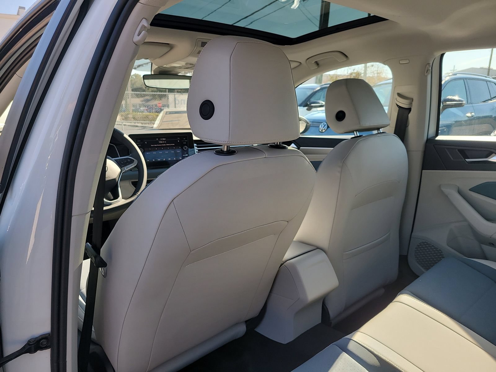 New 2026 Volkswagen Jetta SE FWD image 13