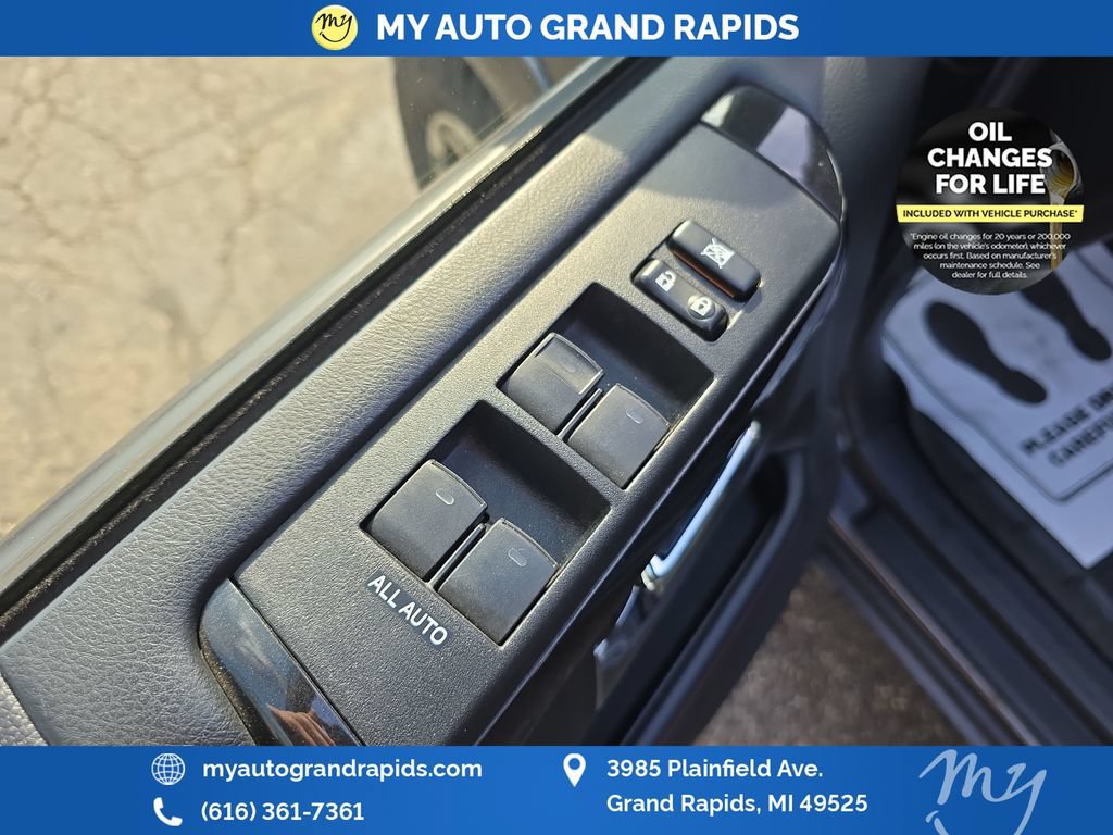 Used 2017 Toyota 4Runner TRD Off-Road Premium AWD/4WD image 11