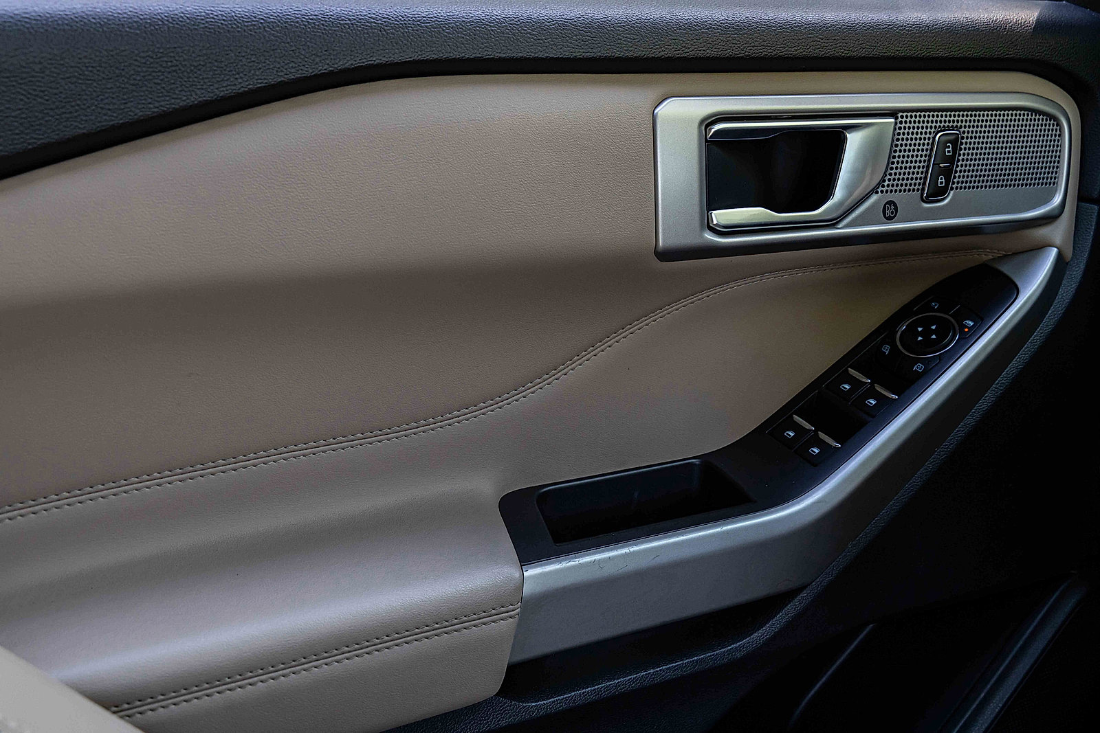 Used 2023 Ford Explorer Limited image 15