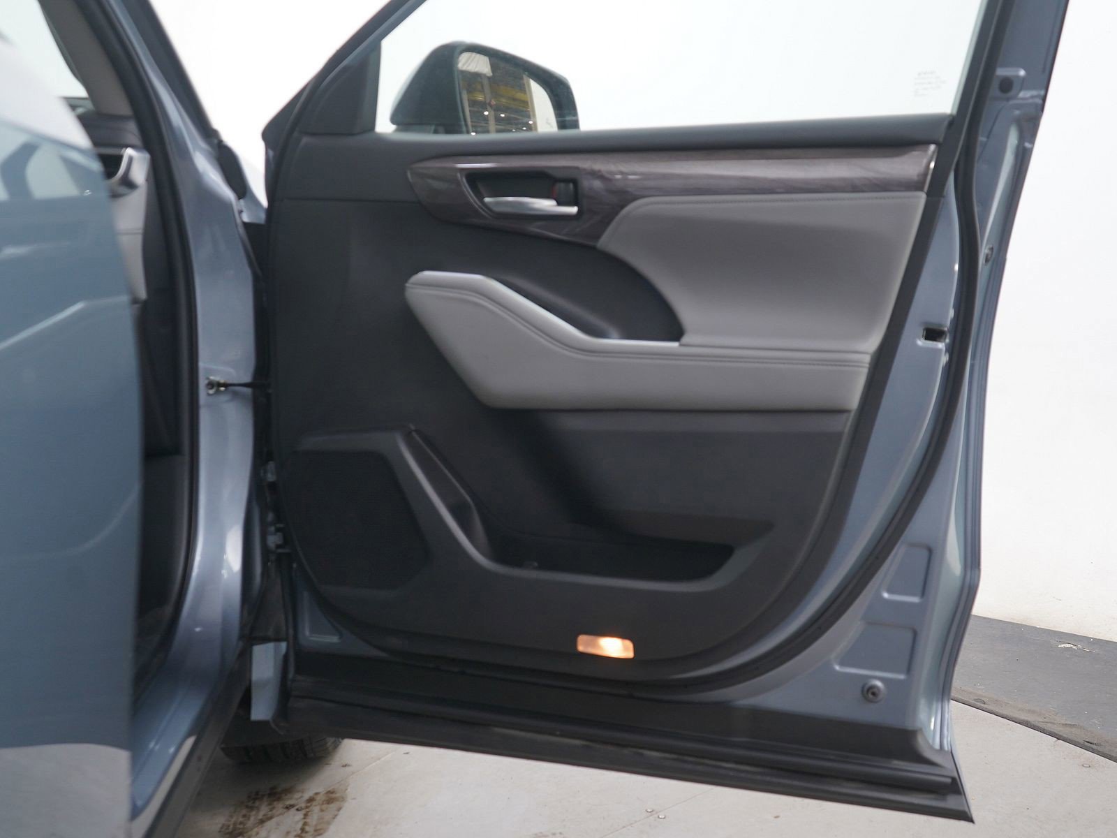 Used 2022 Toyota Highlander Platinum image 9