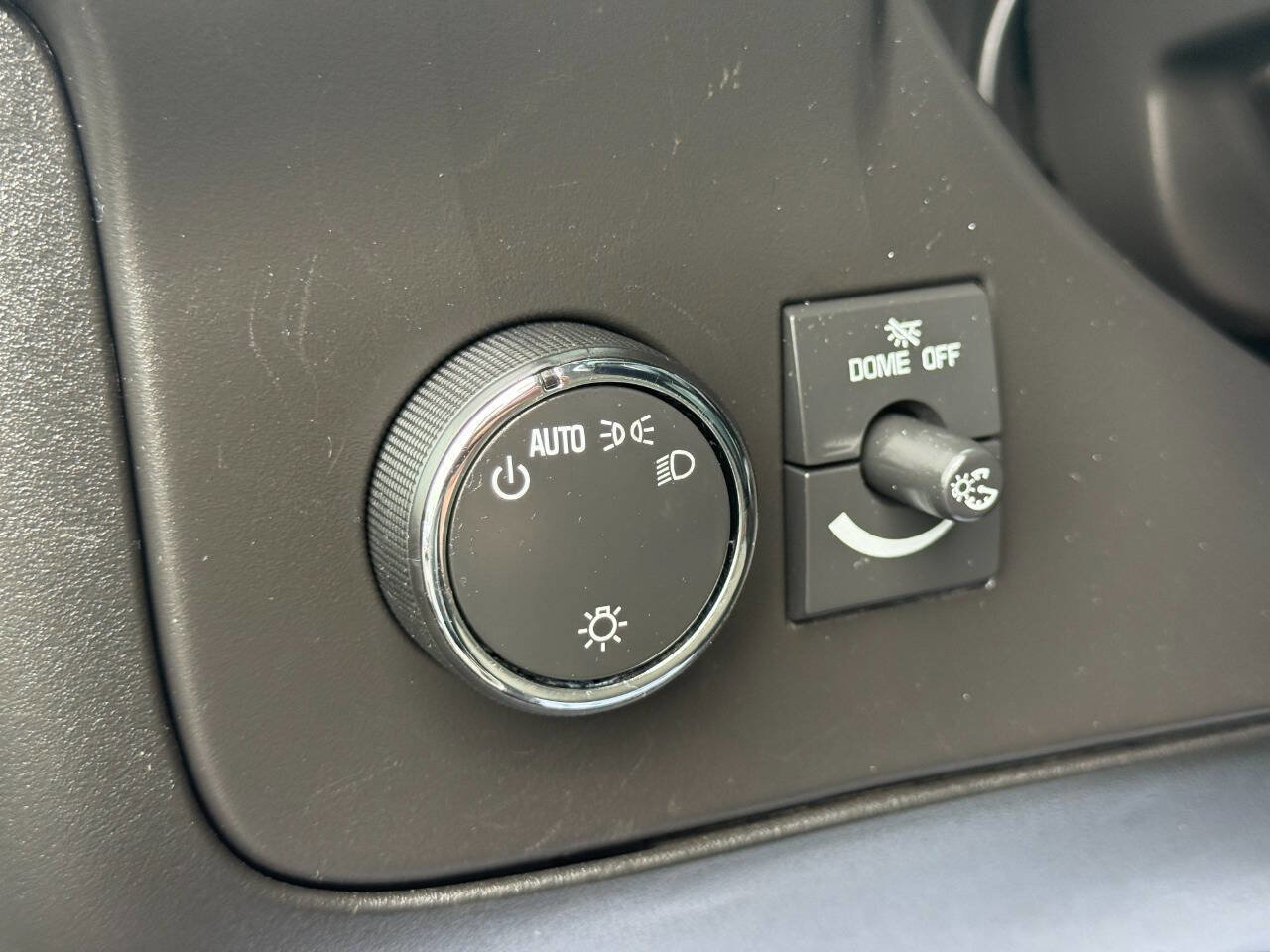 Used 2019 Chevrolet Express 3500 w/ Driver Convenience Package image 13