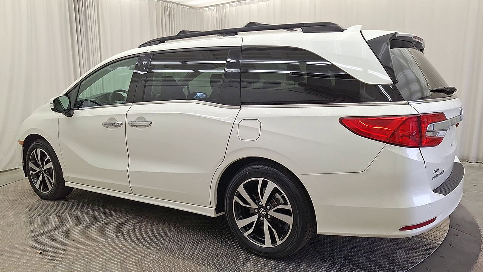 Used 2019 Honda Odyssey Elite image 9