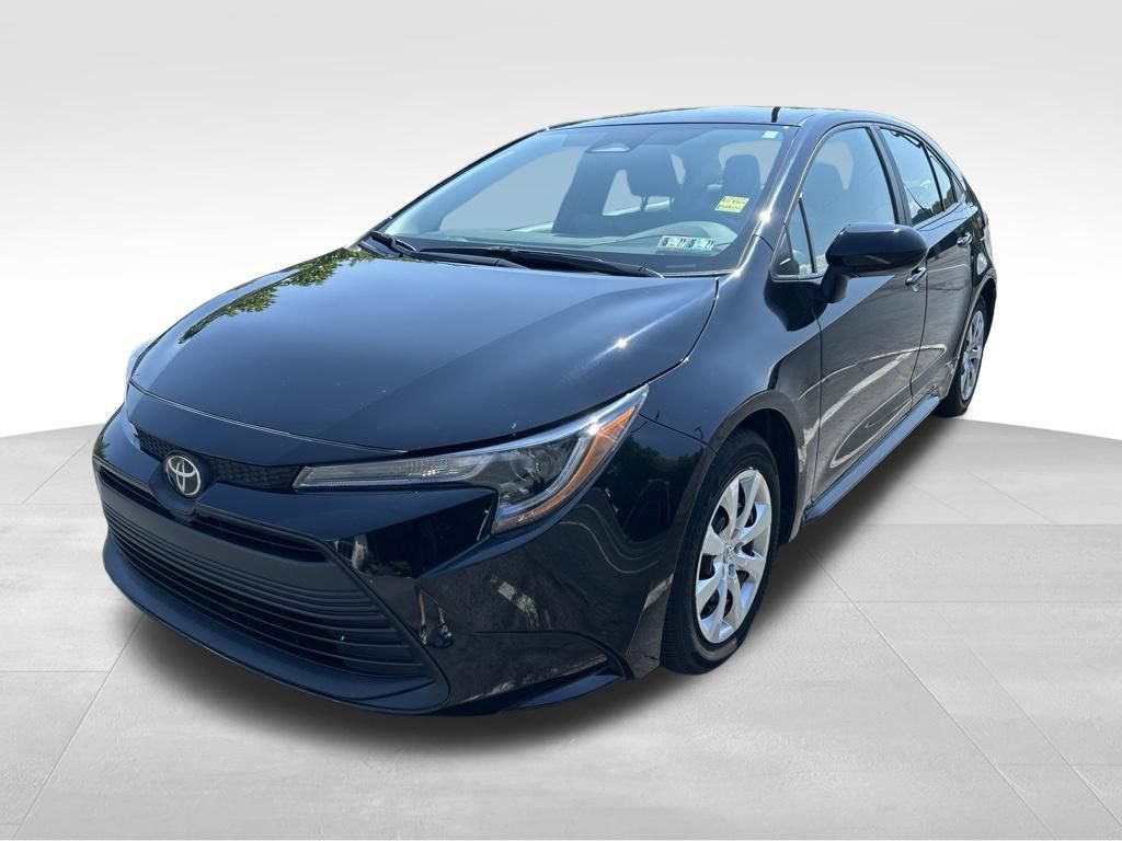 Certified 2024 Toyota Corolla LE FWD image 1