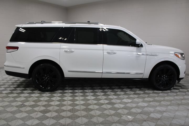 Used 2022 Lincoln Navigator L Reserve AWD/4WD image 13