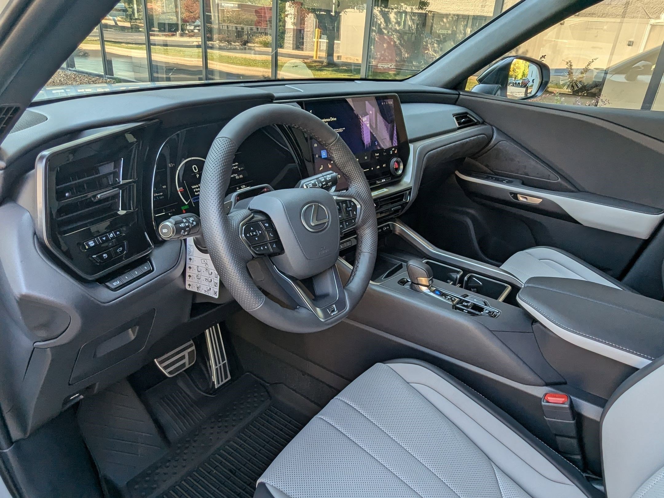 New 2026 Lexus TX 500h AWD image 4