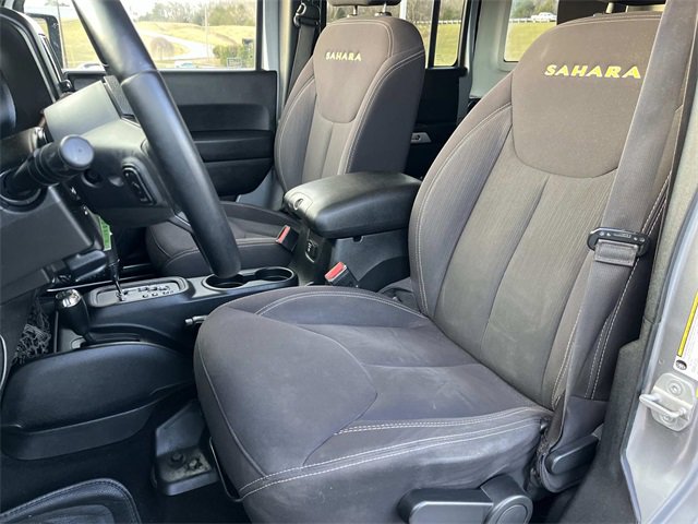 Used 2013 Jeep Wrangler Unlimited Sahara w/ Dual Top Group image 17