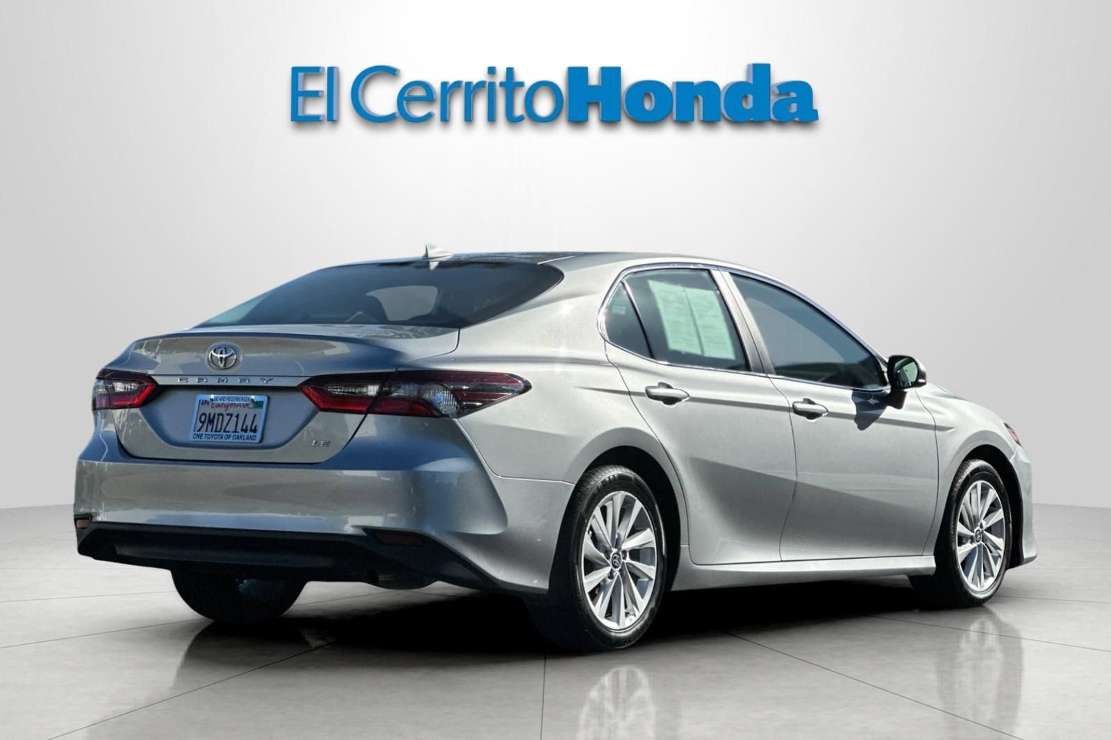 Used 2024 Toyota Camry LE FWD image 3