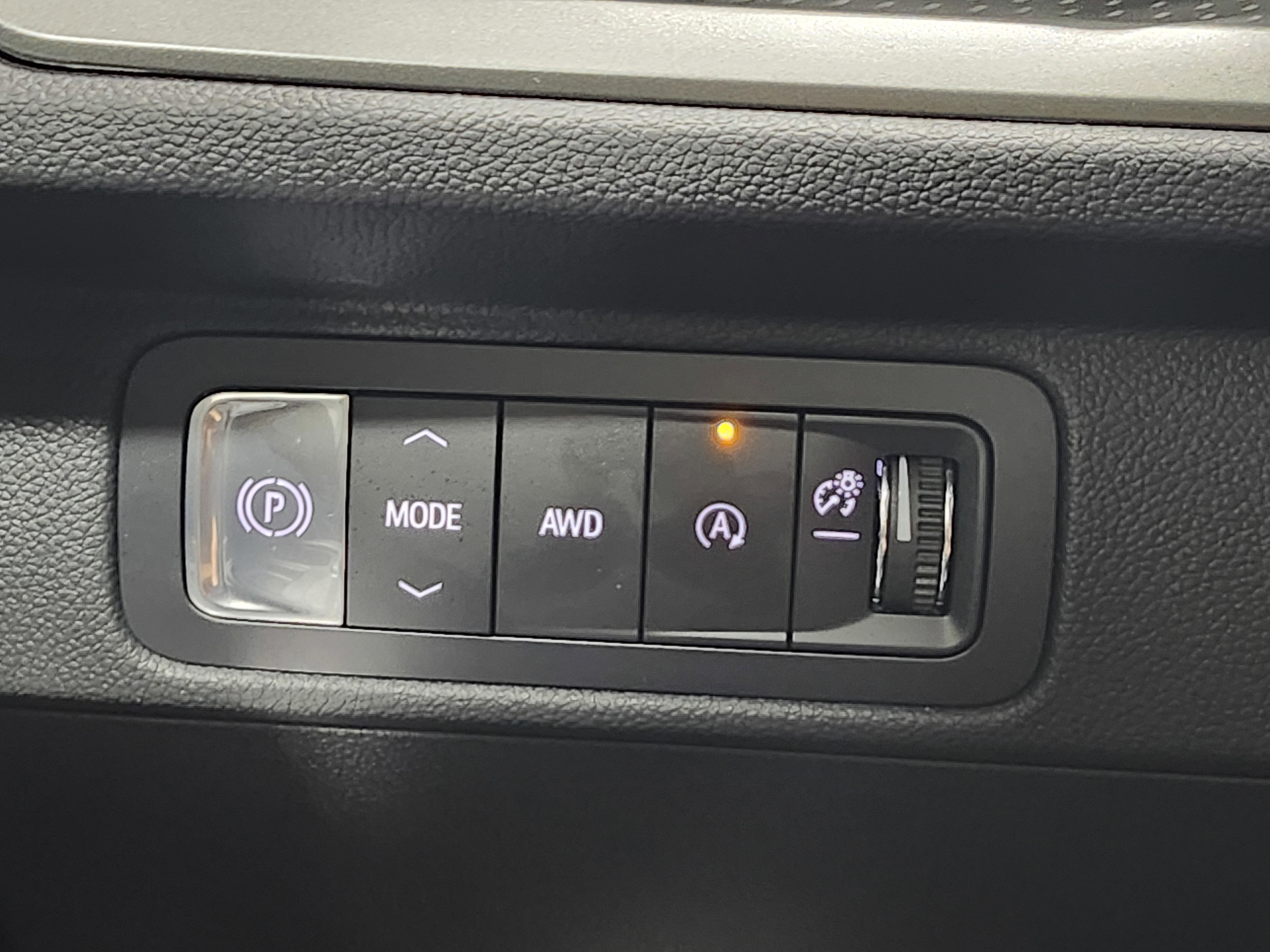 Used 2025 Chevrolet Traverse LT w/ Driver Confidence Package image 33