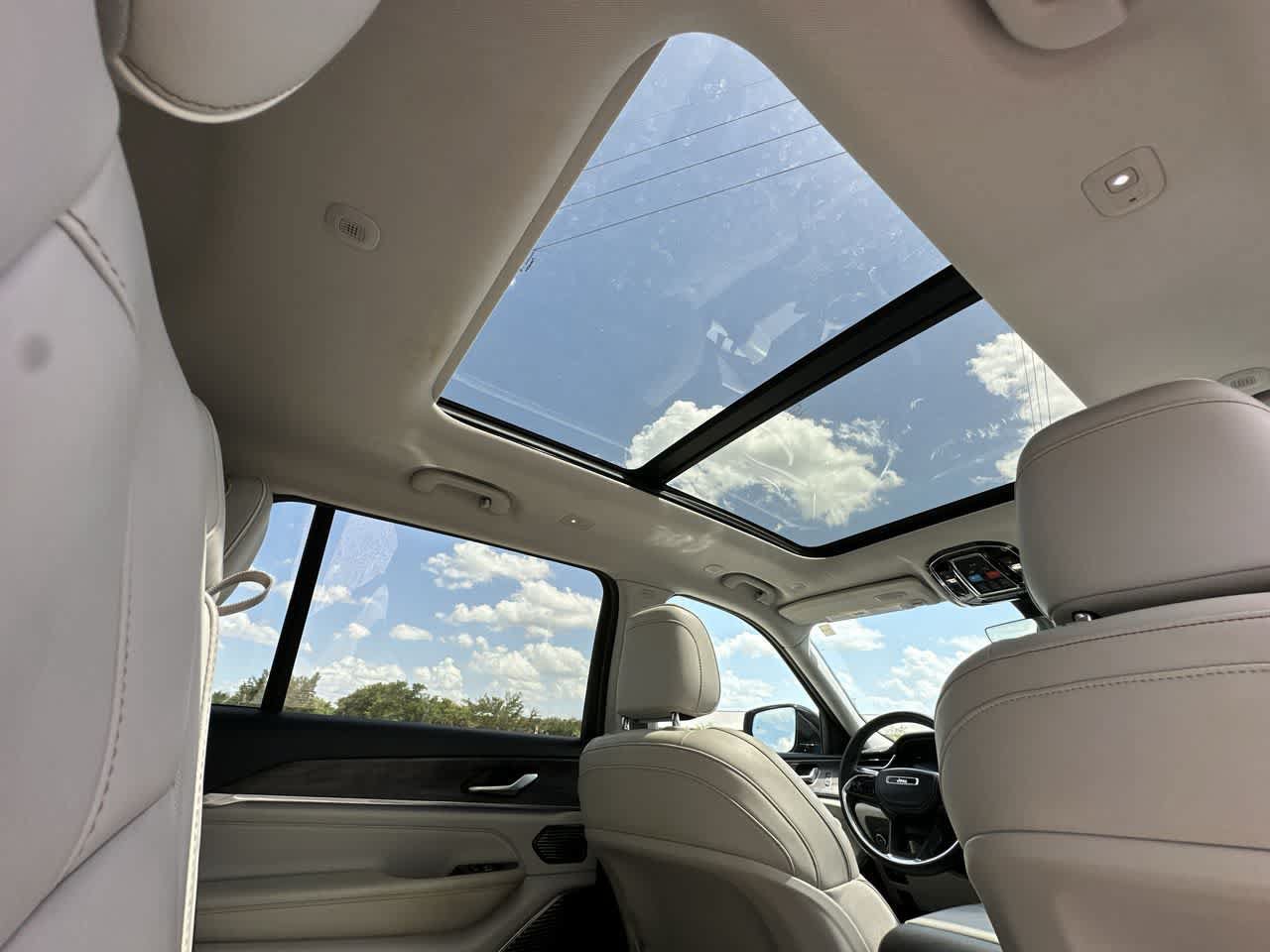 Certified 2022 Jeep Grand Cherokee L Overland RWD image 21