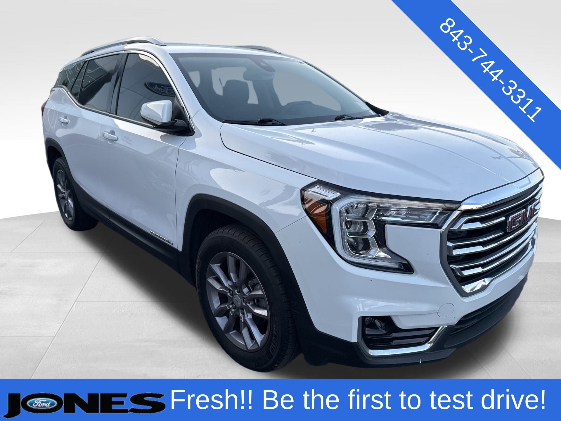 Used 2024 GMC Terrain SLT