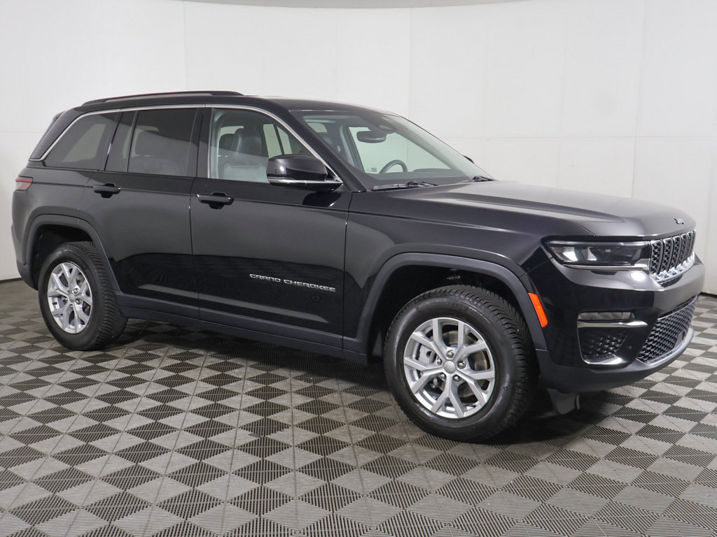 Used 2023 Jeep Grand Cherokee Limited AWD/4WD image 15
