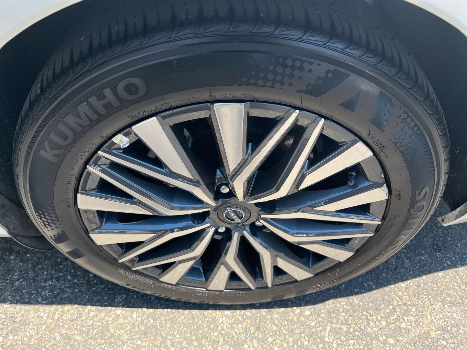 Used 2025 Nissan Altima 2.5 SV FWD image 30