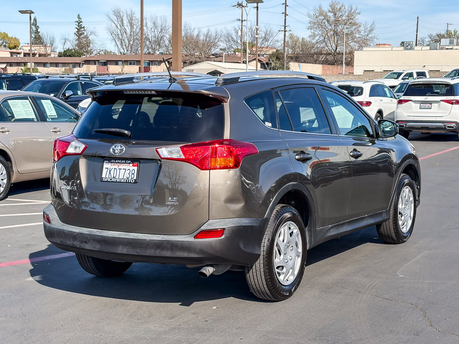 Used 2015 Toyota RAV4 LE image 4
