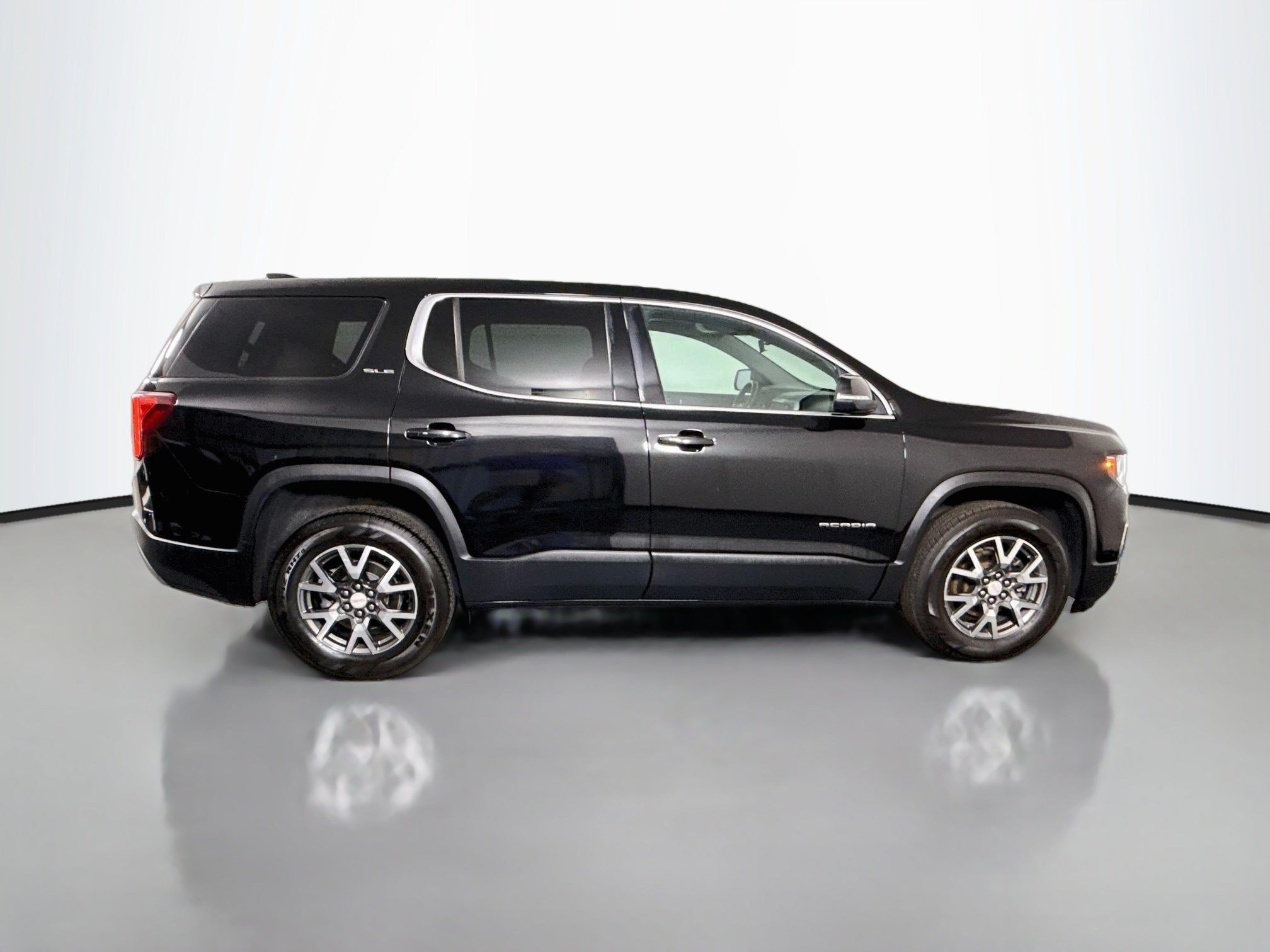 Used 2020 GMC Acadia SLE FWD image 11