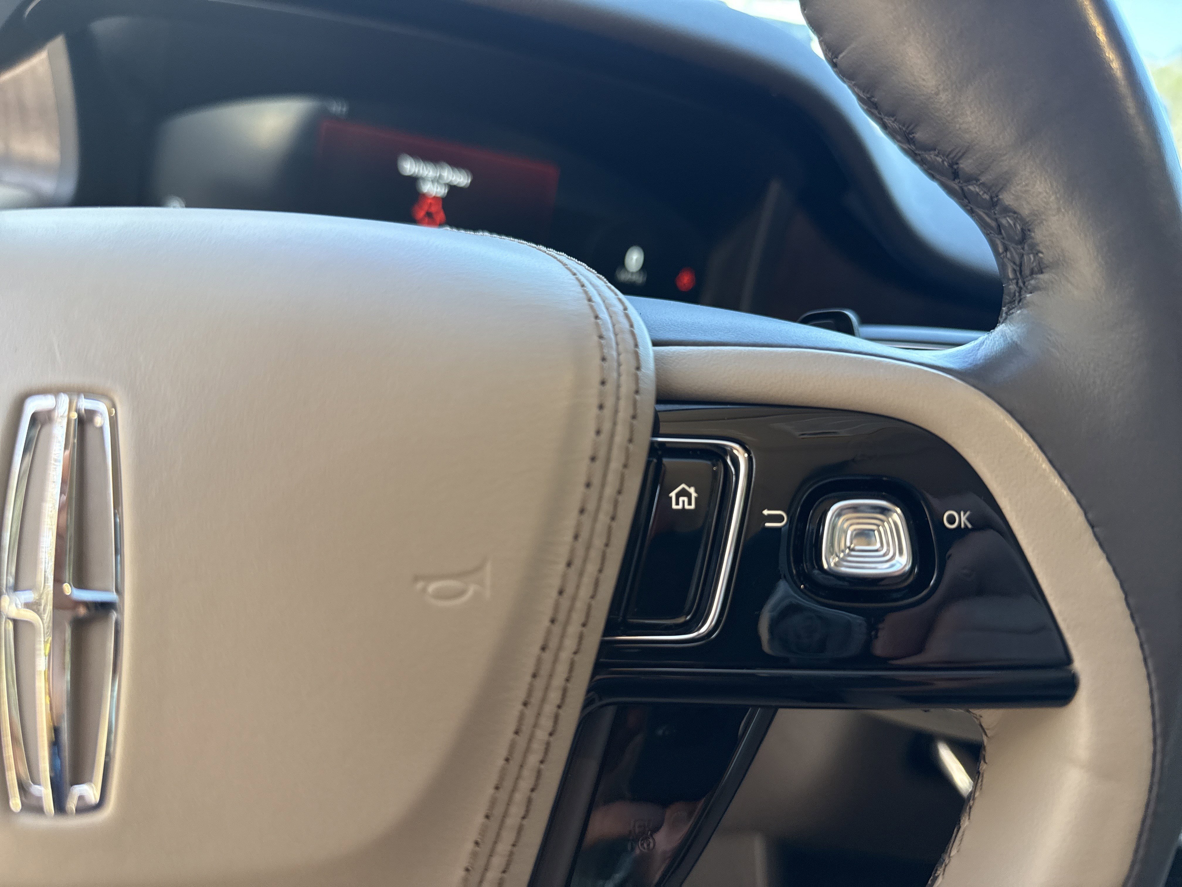 Used 2022 Lincoln Aviator Reserve w/ Equipment Group 201A image 28