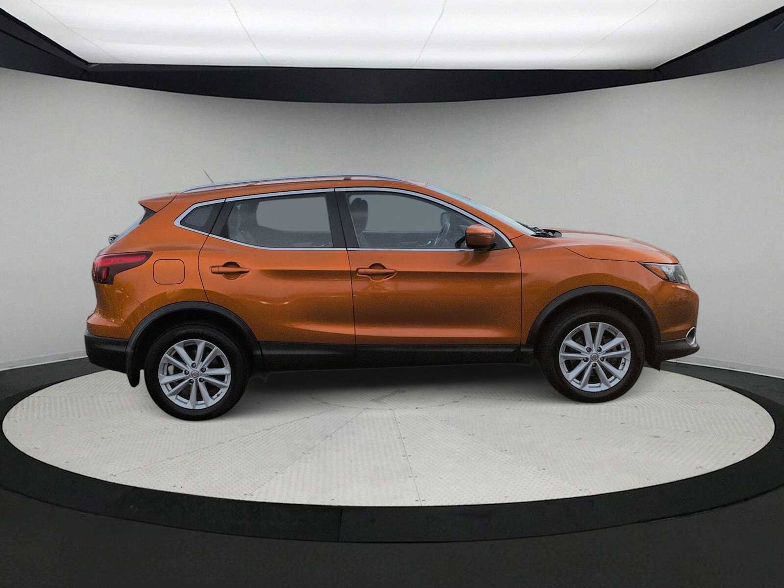 Used 2017 Nissan Rogue Sport SV w/ SV All-Weather Package image 9