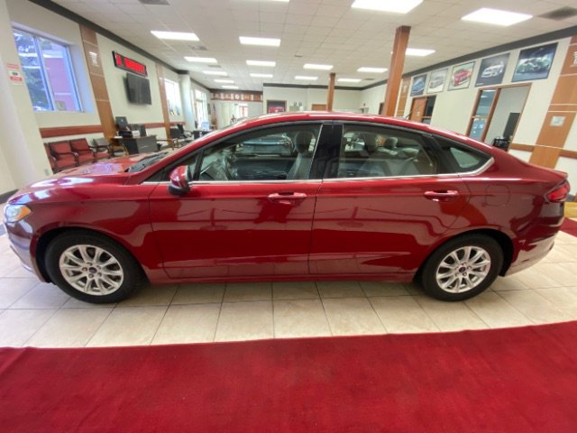 Used 2017 Ford Fusion S FWD image 2