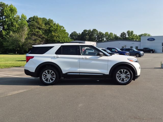 Used 2023 Ford Explorer XLT w/ Equipment Group 202A AWD/4WD image 14