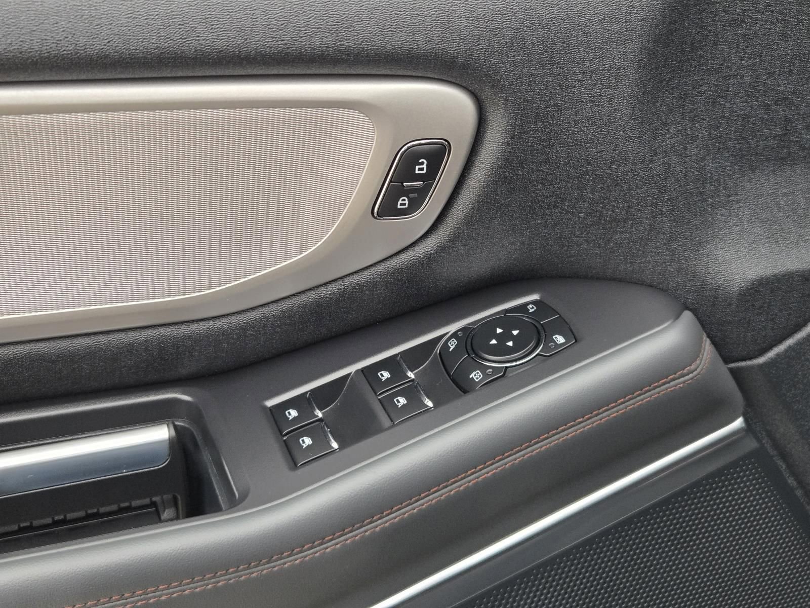 Used 2025 Ford Expedition Active RWD image 20