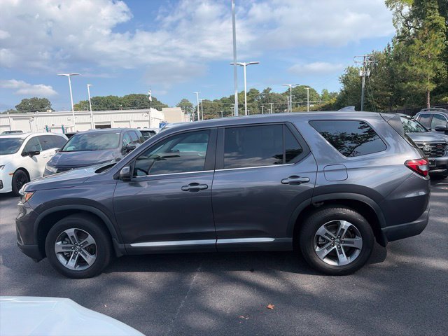 Used 2025 Honda Pilot EX-L image 9