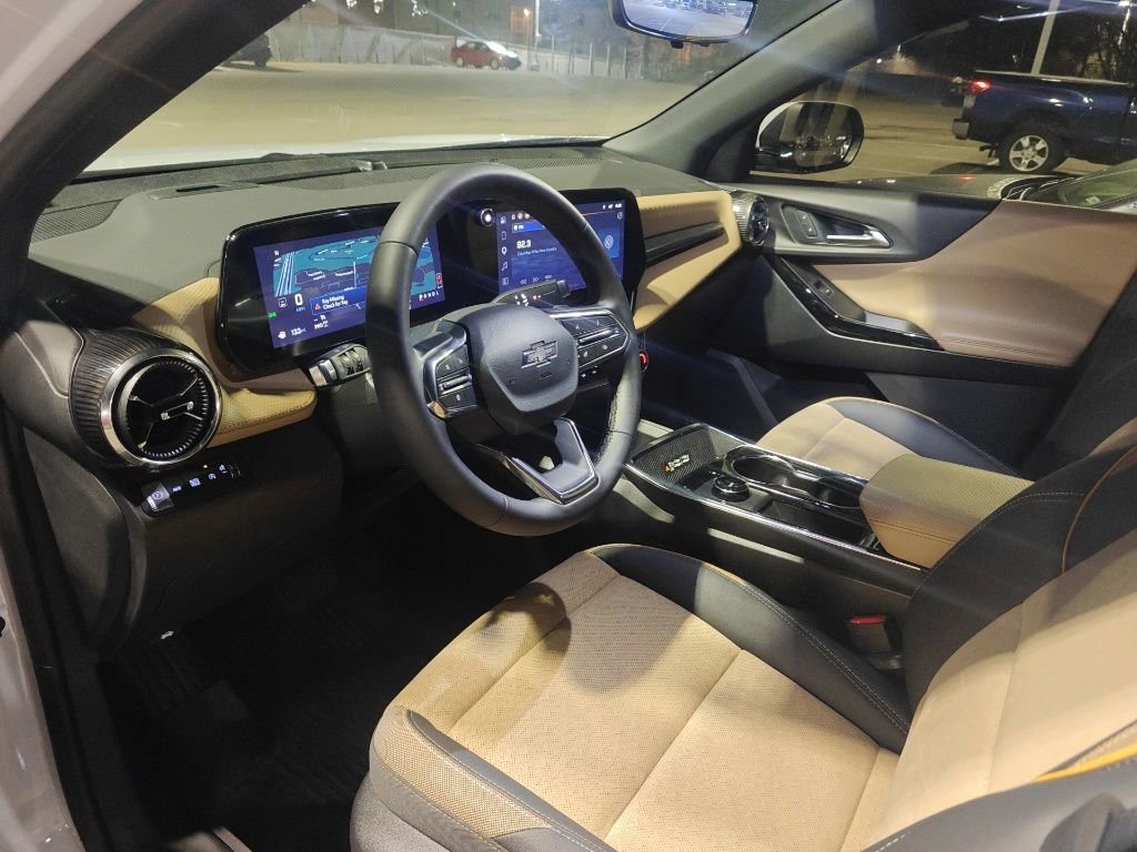 Used 2026 Chevrolet Equinox ACTIV w/ Convenience Package III image 8